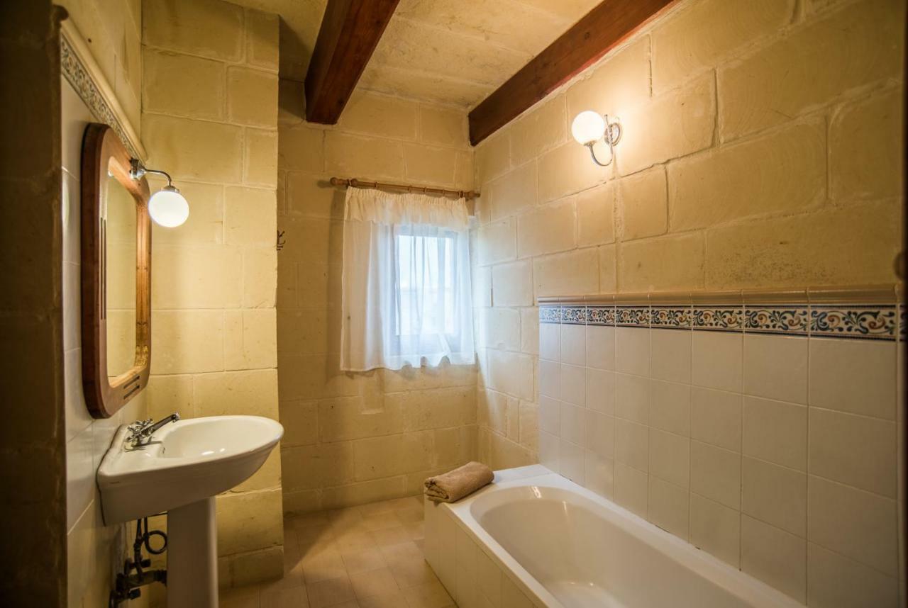 Ta'Karmni Farmhouse B&B Gharb (Gozo)